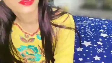 Punjabi aunty came to my hostel room and got naked after seeing my cock and said fuck me with a big cock
