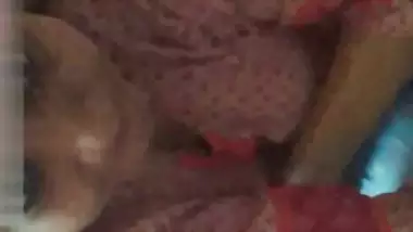 Nude videos of very beautiful cheating desi wife