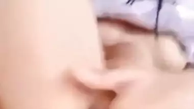 Punjabi slim girl nude fingering viral hot video