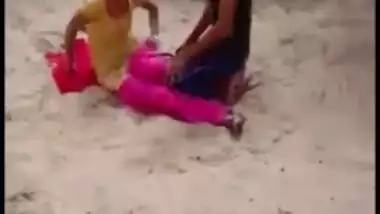 Cheating wife gets outdoor sex, caught red handed and her mms sex