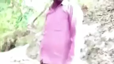 Pakistani lovers fuck outdoor in jungle, sex scandal MMS online