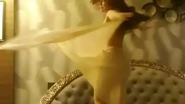 Rabi Pirzada Pakistani Singer Nude