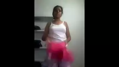 super hot girl removed her clothe and playing with boobs and pusssy mms clip