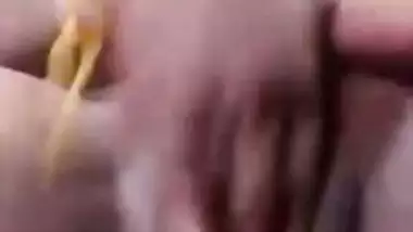 South Indian milf masturbates like a slut