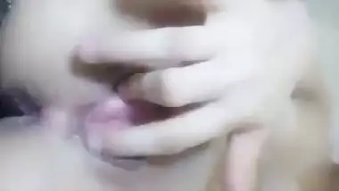 Desi mms sex of an 18-year-old girl fingering her asshole