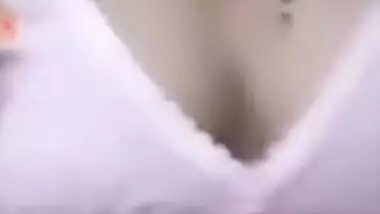 Today Exclusive- Horny Desi Girl Showing Hr Boobs And Fingering On Video Call Part 3